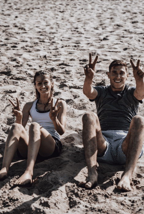 Deux adherents lors dune sortie plage, CrossFit Louvre 2, CrossFit Bordeaux